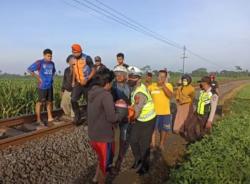 Viral Perempuan di Blitar Selamat usai Ditabrak Kereta Api, Tubuh Masuk Kolong