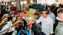 Usai KTT G-20, Presiden Jokowi Blusukan ke Pasar Badung