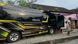 Mobil Rombongan Turis China Tabrak Rumah Warga di Bali, Sopir Diduga Ngantuk