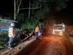 Tinjau Lokasi Longsor Akibat Gempa, Menteri PUPR Targetkan Jalur Cianjur-Cipanas Dibuka Siang Ini
