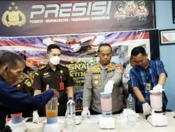 Polrestabes Palembang Blender Barang Bukti 2 Kg Sabu dari Malaysia dan 1.000 Butir Ekstasi<