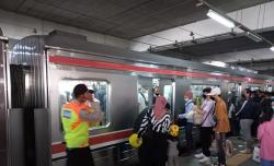 PPKM Dicabut, Penumpang KRL Tetap Wajib Pakai Masker