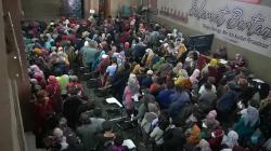 Demi Dapat BLT, Emak-emak di Padalarang KBB Rela Antre dan Berdesak-desakan