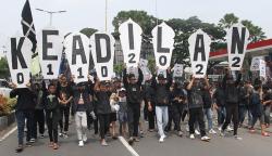 Pengusutan Tragedi Kanjuruhan Lambat, Aremania Blokir Jalan Selama 2 Jam