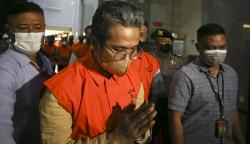 Bupati Bangkalan Non Aktif Latif Imron Divonis 9 Tahun Penjara Kasus Jual Beli Jabatan<