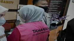 Tilap Uang Nasabah Rp1 Miliar, Karyawati Bank di Garut Dijebloskan ke Tahanan
