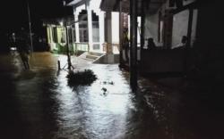 170 Rumah Warga Melawi Kalbar Terendam Banjir akibat Sungai Bakah Meluap