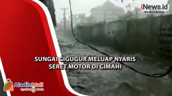 Detik-Detik Sungai Cigugur Meluap Nyaris Seret Motor di Cimahi