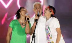 Ganjar Beri Kejutan di Konser HUT ke-39 Slank, Duet dengan Kaka Lantunkan Lagu Terlalu Manis<