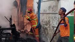 Diduga Korsleting Listrik, Ratusan Kios di Pasar Ciawi Tasikmalaya Terbakar Hebat