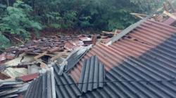 Longsor Nagreg Bandung, 5 Rumah Rata dan 28 Keluarga Mengungsi <