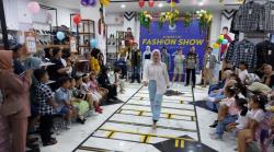 Mau Fashionable Tak Perlu Mahal, Contek Gaya Flanel dan Air Flow yang Kembali Ngetren