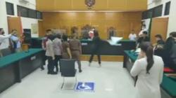 Soal Lempar Berkas dan Mik di Ruang Sidang, Nikita: Wonder Woman Nyentuh Sesuatu Kebanting