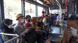Warga Kota Bandung Antusias Sambut Pengoperasian 8 Bus Listrik<