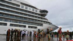 Kapal Pesiar MV Seabourn Encore yang Bersandar di Sabang Bawa 512 Wisatawan Asing