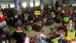 Pelabuhan Soekarno Hatta Makassar Dipadati Penumpang Kapal Laut