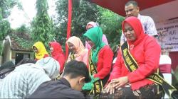 Kaki Dibasuh Anak, Ibu-Ibu di Semarang Ini Tak Kuasa Menahan Tangis Haru