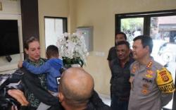 Wisatawan Inggris di Bali Panik Ditinggal Sopir Taksi Online, Anak Tertidur dalam Mobil
