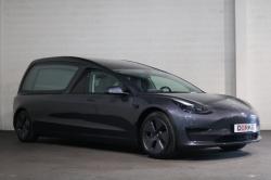 Tesla Model 3 Jadi Mobil Jenazah, Begini Tampangnya
