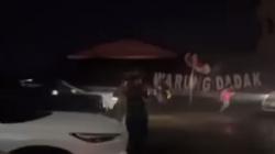 Viral Warung Dadakan Banjarmasin Roboh Diterjang Angin Kencang, Warga Berlarian