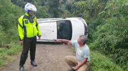 Minibus Masuk Jurang di Jalur Gentong Tasikmalaya, Sopir dan Penumpang Luka-Luka