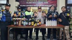 Operasi Pekat Jelang Tahun Baru di Antapani Bandung, Polisi Sita Ratusan Botol Miras