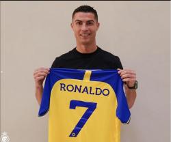 Segini Gaji Per Hari Ronaldo di Al Nassr, Bisa Beli 2 Mobil Ferrari
