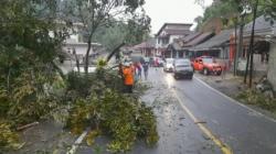 Puting Beliung Terjang Panawangan Ciamis, Puluhan Rumah Rusak<