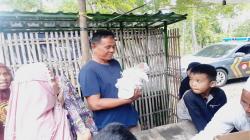 Sumbawa Gempar, Warga Temukan Bayi Dalam Kardus Dibungkus Jilbab Hitam di Depan Toko <