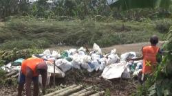 Usai Banjir, Pembuatan Tanggul Darurat di Perumahan Dinar Indah Semarang Dikebut