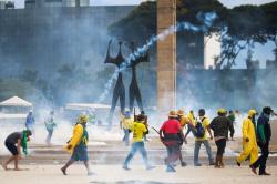 Brasil Memanas! Pendukung Bolsonaro Duduki Parlemen, Serbu Istana Presiden dan Mahkamah Agung
