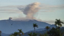 Aktivitas Gunung Marapi Sumbar Menurun, Warga Masih Diimbau Menjauh dari Puncak