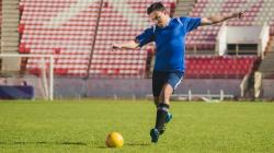 Cara Menjadi Pemain Tengah Sepak Bola yang hebat, Harus Menguasai Teknik Ini