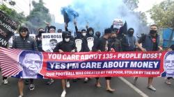 Demo, Aremania Minta Iwan Budianto Tanggung Jawab atas Tragedi Kanjuruhan 