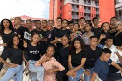 Puluhan Pemuda Papua Jadi Model di Peresmian Gedung PYCH
