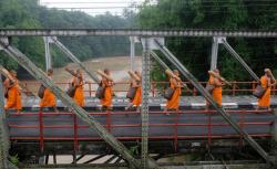  Melihat Prosesi Dhutanga, Ritual Jalan Kaki Umat Buddha dari Candi Mendut ke Borobudur 