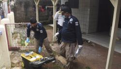 Polisi Ambil Sejumlah Sampel dari Rumah Sekeluarga Keracunan di Bekasi