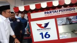 Partai Perindo Bagikan Gerobak Gratis, Perlaku Usaha Sambut Suka Cita