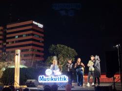 Gege Grisel & 2nd Chance Guncang Sky Deck Sarinah