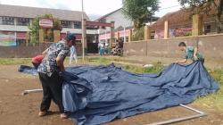Warga Cianjur Kembali Dirikan Tenda Darurat usai Diguncang Gempa<