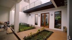 5 Rumah Mewah Artis di Kawasan Elite Kemang, Nomor 4 Punya Ruang Khusus untuk Karyawan 