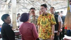 Wamendag Tinjau Pasar Rakyat, Harga Bahan Pokok Relatif Stabil di Sulut
