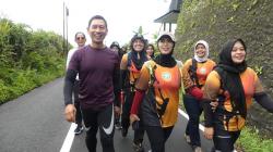  Ketua DPW Partai Perindo Jateng Ajak Komunitas Hest Jalan Kaki Keliling Lereng Gunung Slamet