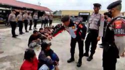 Aksi Kejar-kejaran Warnai Razia Pekat di Pantura Cirebon, 23 Anak Punk Diamankan<