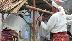 Murok Jerami, Ritual Meninabobokan Padi Suku Melayu Mengkanau saat Panen
