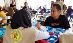  Aksi Tanggap Yellow Clinic Periksa Kesehatan Masyarakat Terdampak Banjir di Semarang