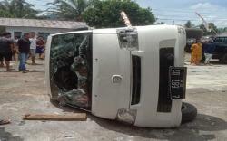 Gegara Hoaks Penculikan Anak, Warga Muratara Hancurkan Mobil Pedagang Pakaian dari Bandung