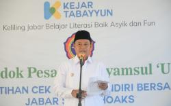Jabar Galang Kalangan Pesantren Perangi Bahaya Hoaks yang Beredar di Medsos<