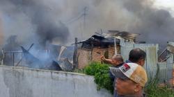 Kebakaran Hebat di Agam, 6 Toko dan 17 Kendaraan Ludes Dilalap Api