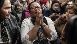 Foto-Foto Ibunda Brigadir J Meluapkan Emosi usai Ferdy Sambo Divonis Mati